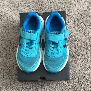 Under Armour - No Tie Shoelace Running Shoes